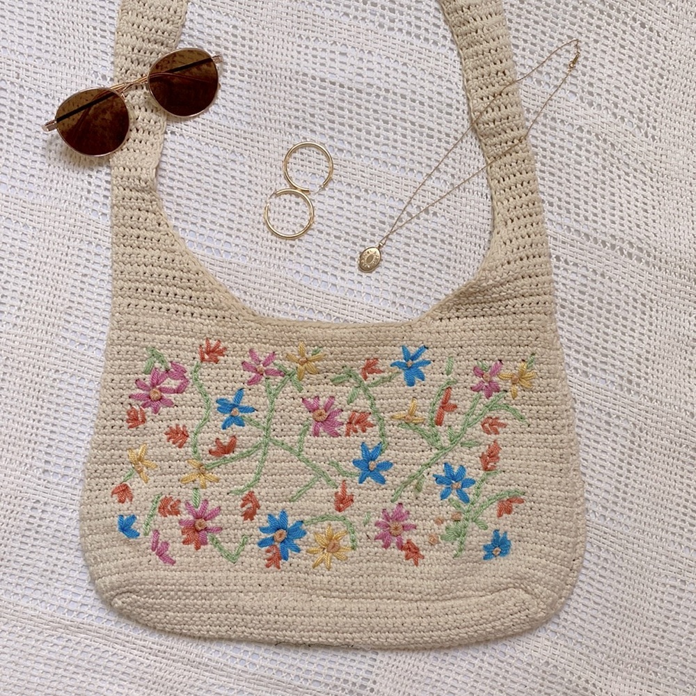 Vintage crochet floral crossbody